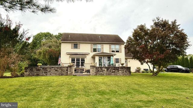 8 RED OAK DR, Coatesville, PA 19320