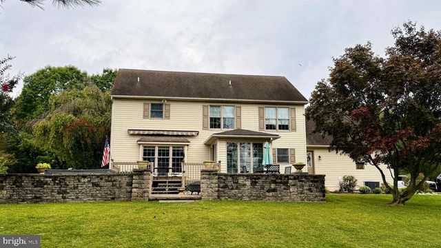 8 RED OAK DR, Coatesville, PA 19320