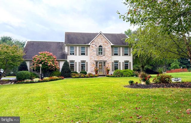 8 RED OAK DR, Coatesville, PA 19320
