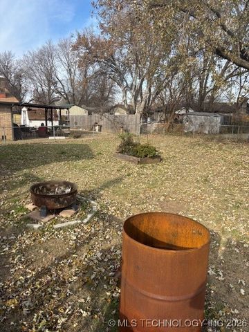 107 W 18th Street, Owasso, OK 74055