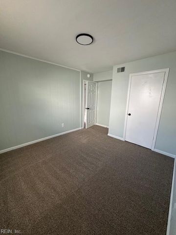 2709 Azalea Garden Rd Apt E4, Norfolk, VA 23513