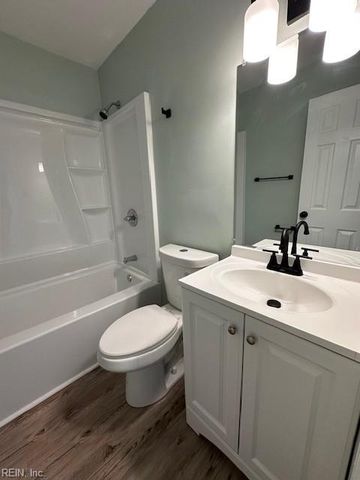 2709 Azalea Garden Rd Apt E4, Norfolk, VA 23513