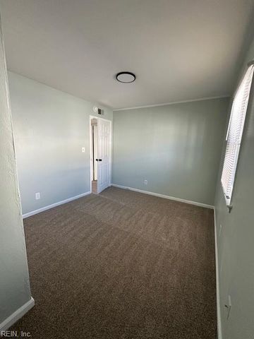 2709 Azalea Garden Rd Apt E4, Norfolk, VA 23513