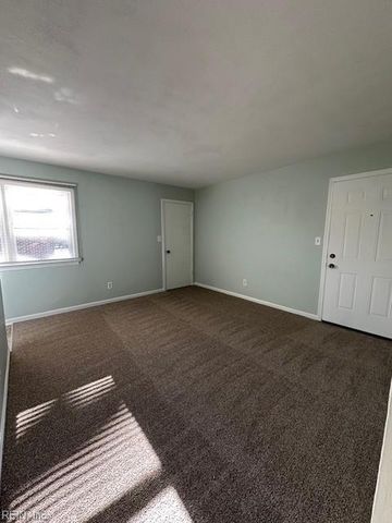 2709 Azalea Garden Rd Apt E4, Norfolk, VA 23513