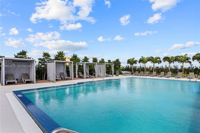 7901 Hispanola Ave 902, North Bay Village, FL 33141