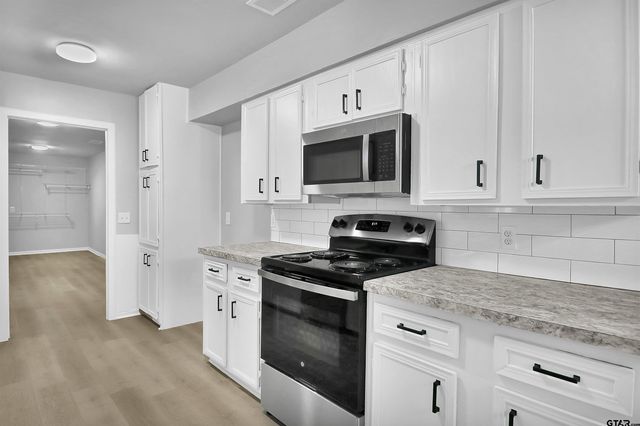 1310 Ridgeview Dr, Tyler, TX 75701