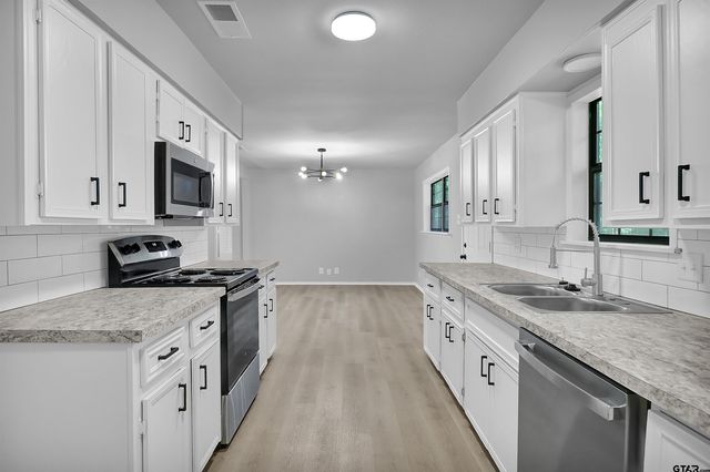 1310 Ridgeview Dr, Tyler, TX 75701