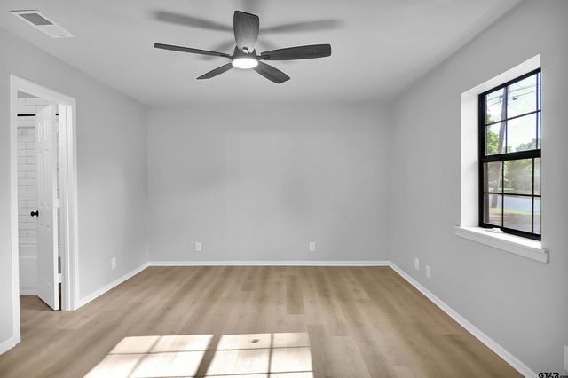 1310 Ridgeview Dr, Tyler, TX 75701