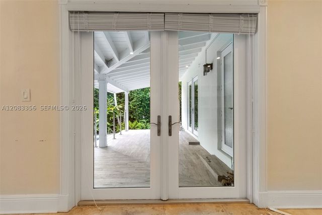 615 Santurce Ave, Coral Gables, FL 33143