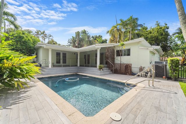 615 Santurce Ave, Coral Gables, FL 33143
