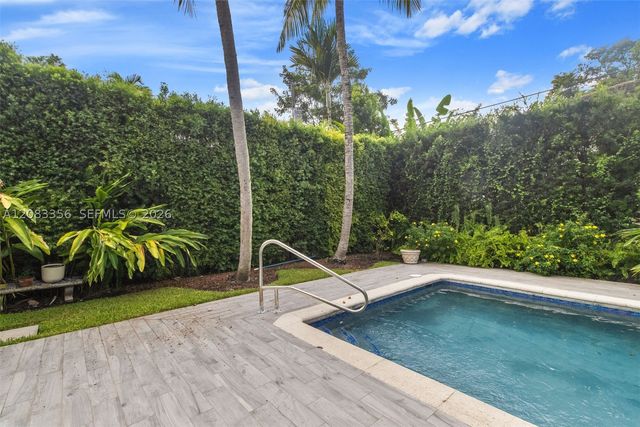 615 Santurce Ave, Coral Gables, FL 33143