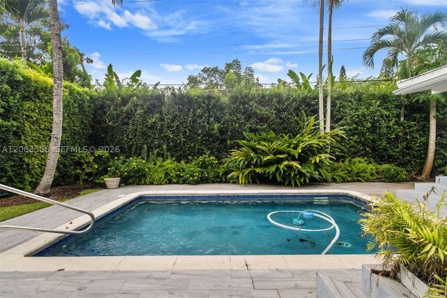615 Santurce Ave, Coral Gables, FL 33143