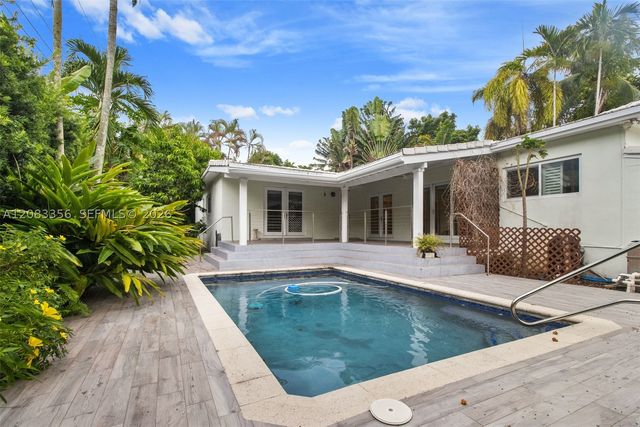 615 Santurce Ave, Coral Gables, FL 33143