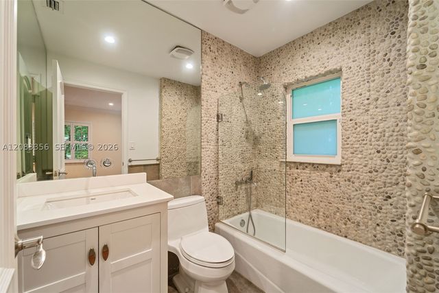 615 Santurce Ave, Coral Gables, FL 33143