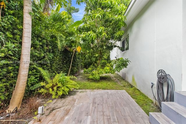 615 Santurce Ave, Coral Gables, FL 33143