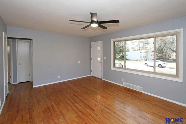 2316 S 60th Street, Lincoln, NE 68506