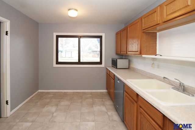 2316 S 60th Street, Lincoln, NE 68506