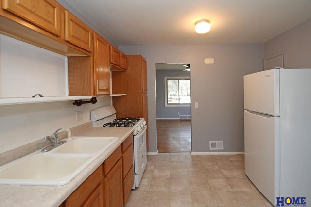 2316 S 60th Street, Lincoln, NE 68506