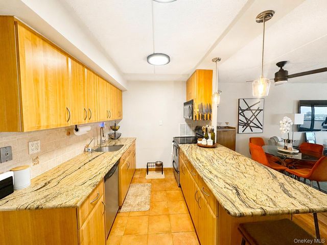 725 Miller Avenue 220, Freeport, NY 11520