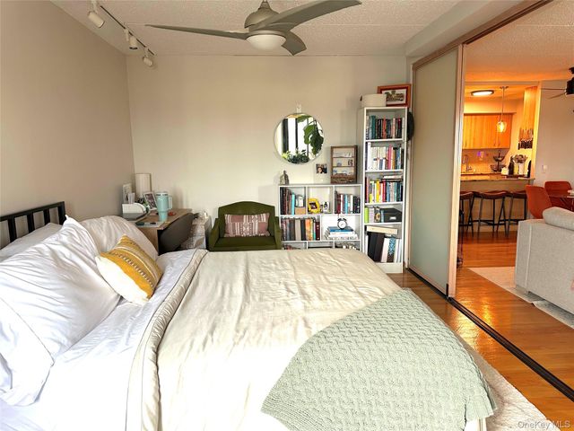 725 Miller Avenue 220, Freeport, NY 11520