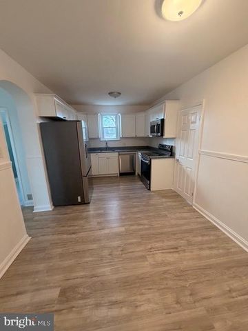 8323 BEAR CREEK DR, Baltimore, MD 21222