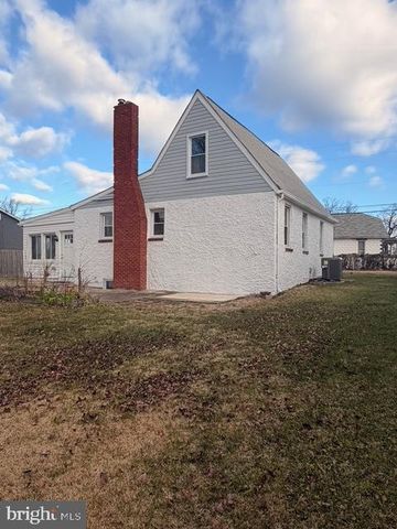 8323 BEAR CREEK DR, Baltimore, MD 21222