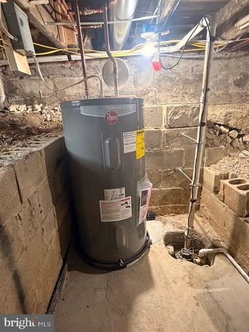 8323 BEAR CREEK DR, Baltimore, MD 21222