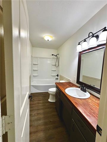 102 W 1st Street, Garden City, MO 64747