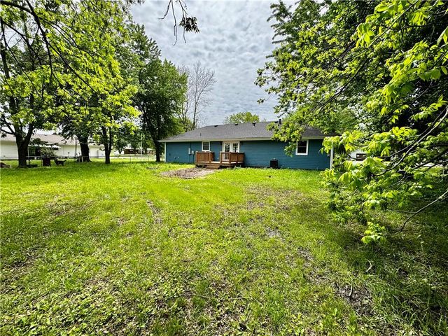 102 W 1st Street, Garden City, MO 64747