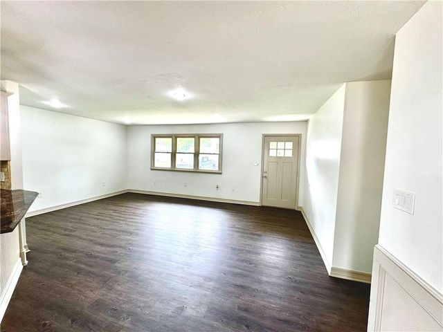 102 W 1st Street, Garden City, MO 64747