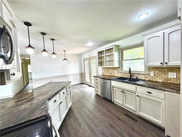 102 W 1st Street, Garden City, MO 64747