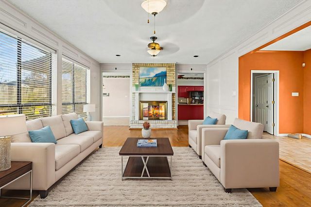 195 Lakeview Harbor, Onalaska, TX 77360