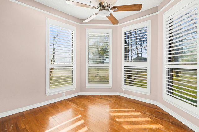 195 Lakeview Harbor, Onalaska, TX 77360