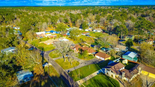 195 Lakeview Harbor, Onalaska, TX 77360