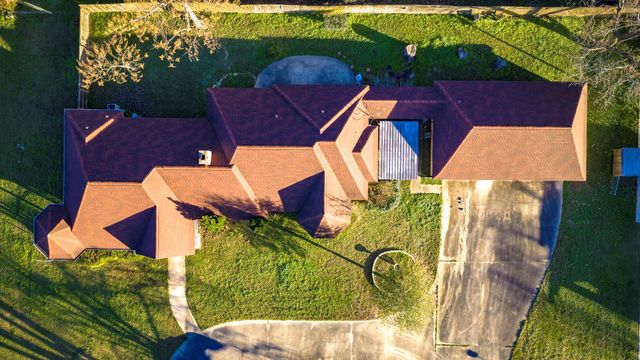 195 Lakeview Harbor, Onalaska, TX 77360