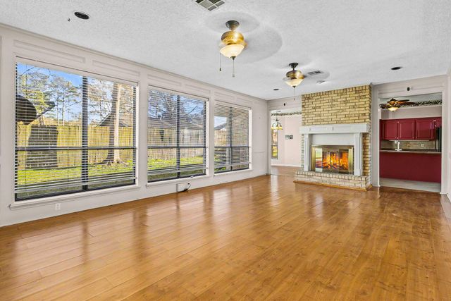 195 Lakeview Harbor, Onalaska, TX 77360