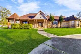 195 Lakeview Harbor, Onalaska, TX 77360