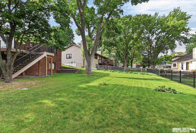 3739 S 77th Street, Lincoln, NE 68506