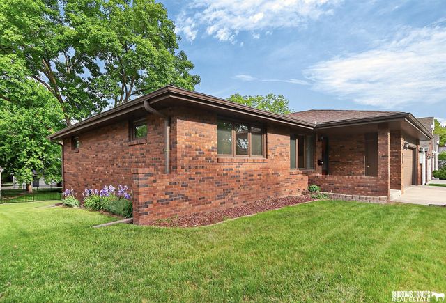 3739 S 77th Street, Lincoln, NE 68506