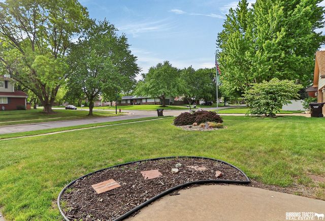 3739 S 77th Street, Lincoln, NE 68506