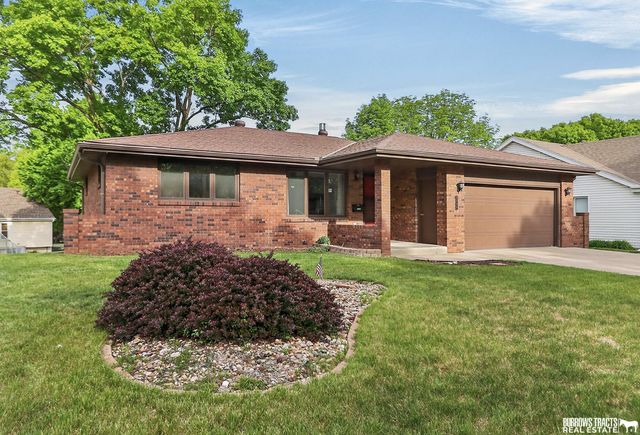 3739 S 77th Street, Lincoln, NE 68506