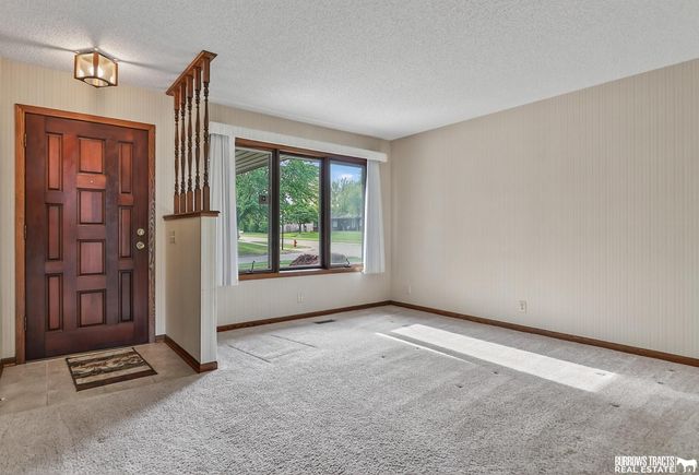 3739 S 77th Street, Lincoln, NE 68506