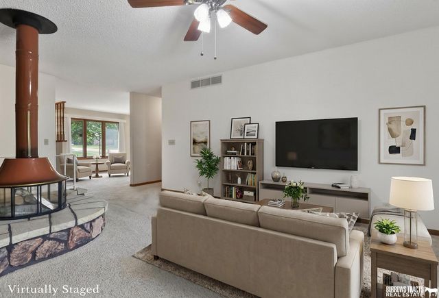 3739 S 77th Street, Lincoln, NE 68506