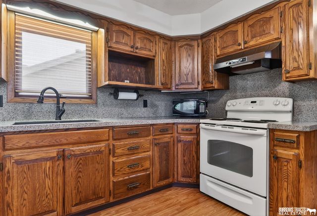 3739 S 77th Street, Lincoln, NE 68506