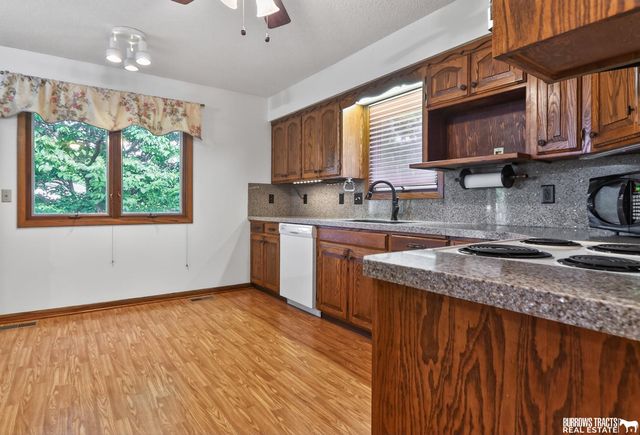 3739 S 77th Street, Lincoln, NE 68506