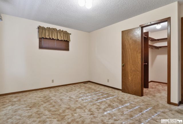 3739 S 77th Street, Lincoln, NE 68506