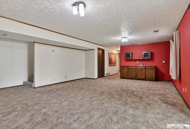 3739 S 77th Street, Lincoln, NE 68506