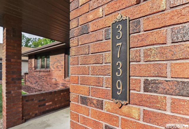 3739 S 77th Street, Lincoln, NE 68506