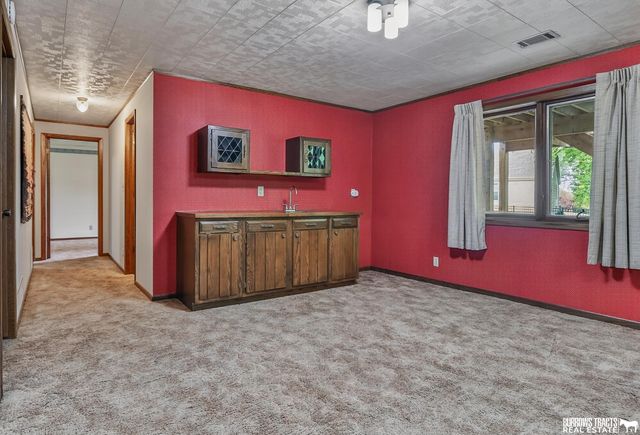 3739 S 77th Street, Lincoln, NE 68506