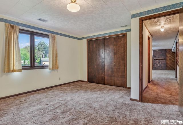 3739 S 77th Street, Lincoln, NE 68506